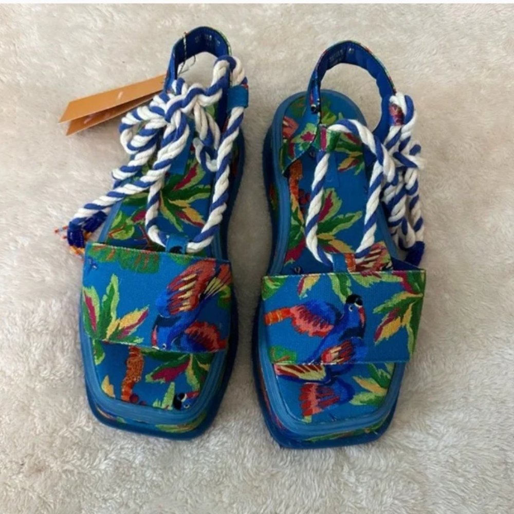 FARM Rio Blue Macaw Platform Sandal - Picture 4 of 9